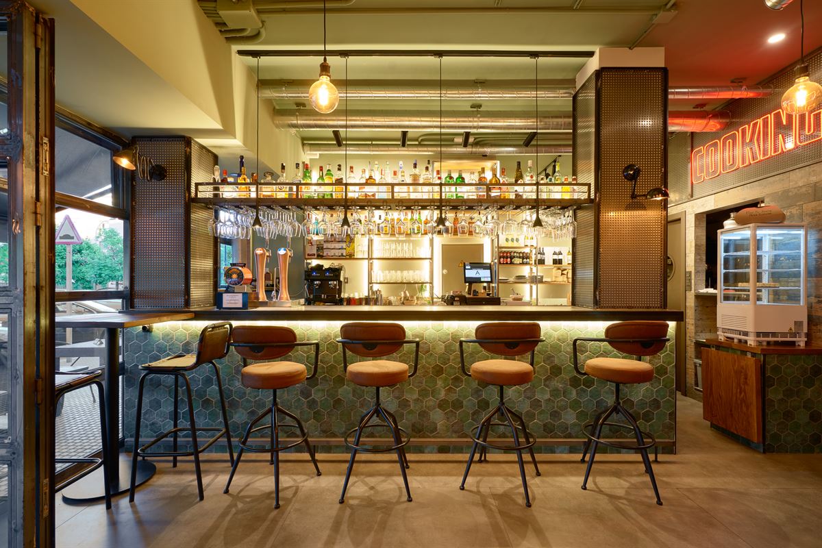Avareo, un nuevo restaurante con personalidad propia y tintes industriales 2