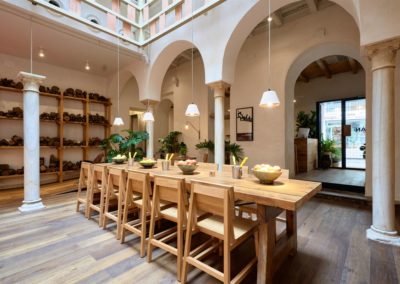 Picantón and Casa Yaki, 2 new establishments of the Perro Viejo group in downtown Seville 11