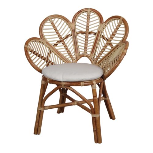 DAUN RATTAN CHAIR Mediterranean style. Find it on MisterWils. More than 4000sqm of showroom and warehouse.