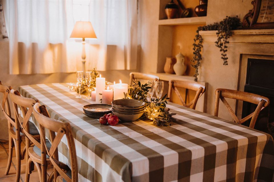 Christmas tables and decorations, where to begin
