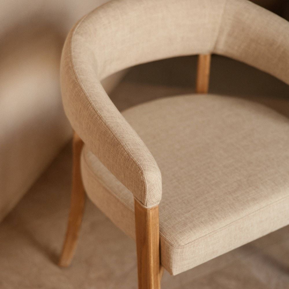 SILLA DE MADERA ODEI estilo Contemporáneo. 1 | Sesion fotos Medina Sidonia