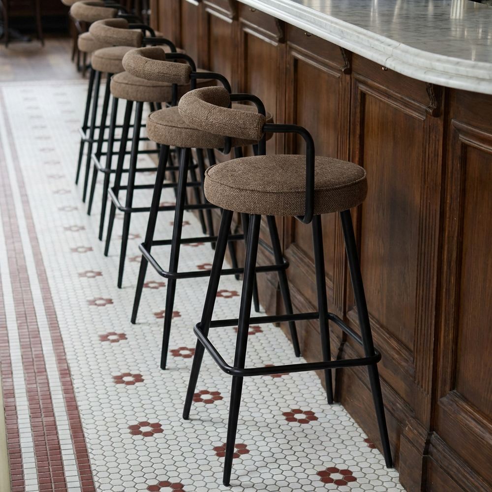 TABURETE KESSEL Foto ambiente abril 2026